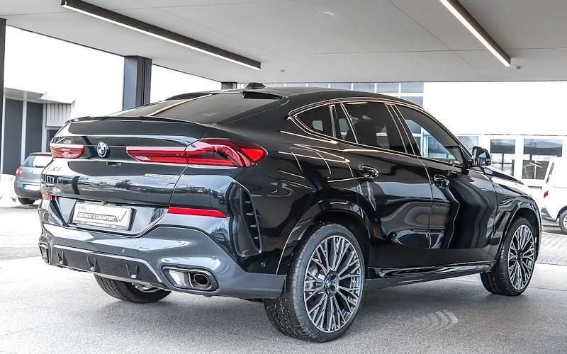 Gebraucht BMW X6 M Sport 298 PS (219 kW) 2025 Black sapphire metallic SUV