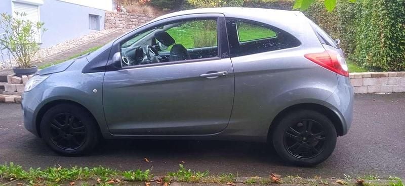 Grau Gebraucht 2011 Ford Ka Cool & Sound Edition Kleinwagen | 2.990 € (Guter Preis) - Bild 1/4