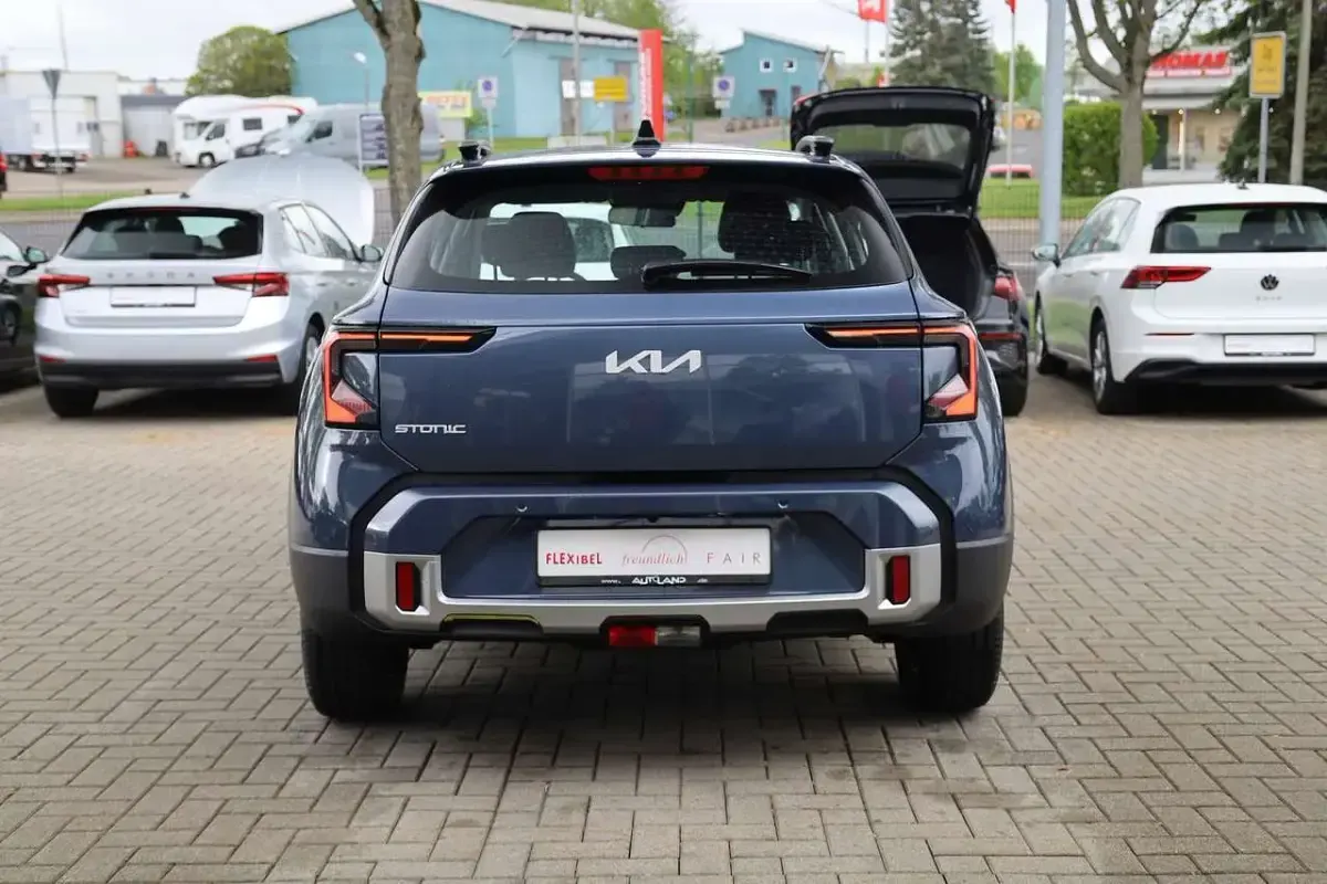 Nowe Kia Stonic 101 KM (74 kW) 2025 Czarny SUV