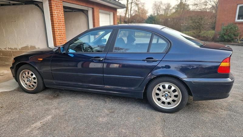 Gebraucht BMW 320 150 PS (110 kW) 2003 Blau Limousine