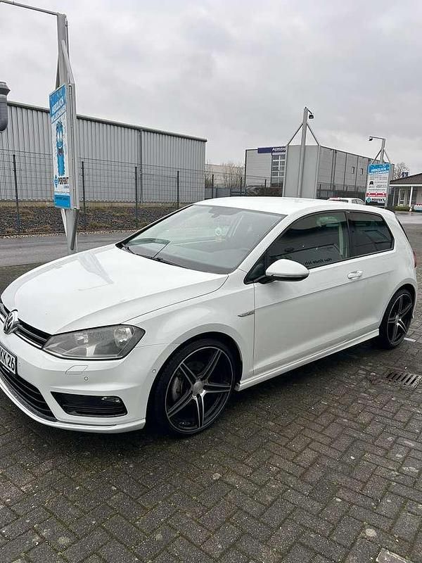 Gebraucht VW Golf VII Comfortline 140 PS (102 kW) 2014 Weiß Limousine