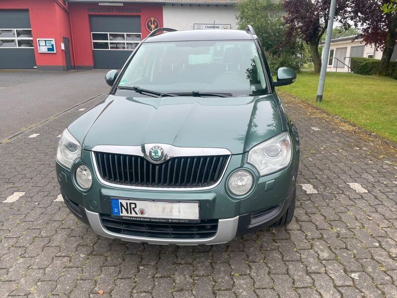 Grün Gebraucht 2012 Skoda Yeti SUV | 5.200 € (Teuer) - Bild 1/4