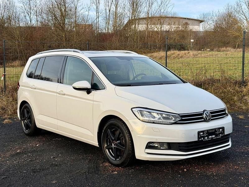 Weiß Gebraucht 2015 VW Touran Highline Van / Kleinbus | 12.200 € (Fairer Preis) - Bild 1/4