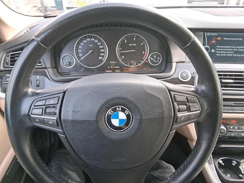 Gebraucht BMW 530 245 PS (180 kW) 2010 Grau Kombi
