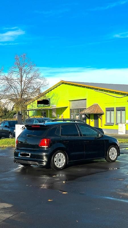 Schwarz Gebraucht 2010 VW Polo R-line Limousine | 4.890 € (Fairer Preis) - Bild 1/4