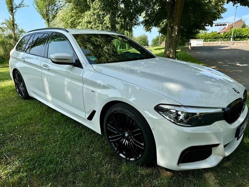 Weiß Gebraucht 2019 BMW 540 M Sport Kombi | 26.400 € (Fairer Preis) - Bild 1/4