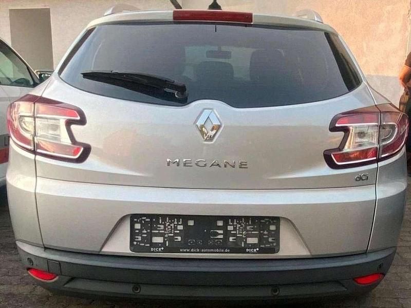 Gebraucht Renault Mégane GrandTour 110 PS (80 kW) 2013 Silber Kombi
