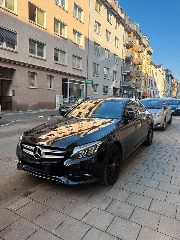 Gebraucht Mercedes C220 170 PS (125 kW) 2015 Schwarz Limousine