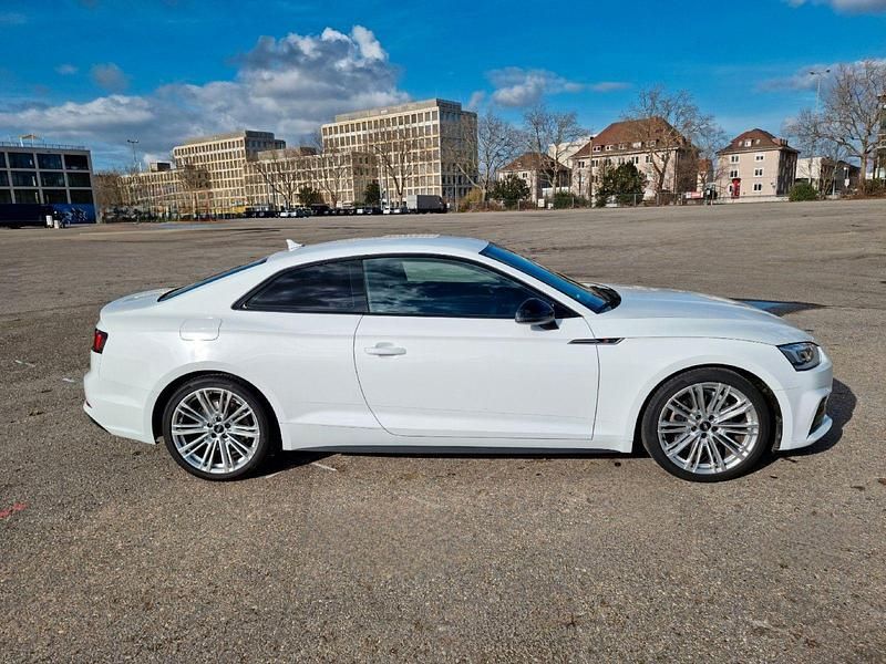 Second-hand Audi A5 Black Edition 190 CP (139 kW) 2017 Alb Coupe