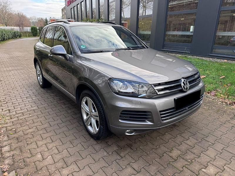 Grau Gebraucht 2012 VW Touareg R-line SUV | 13.999 € (Superpreis) - Bild 1/4