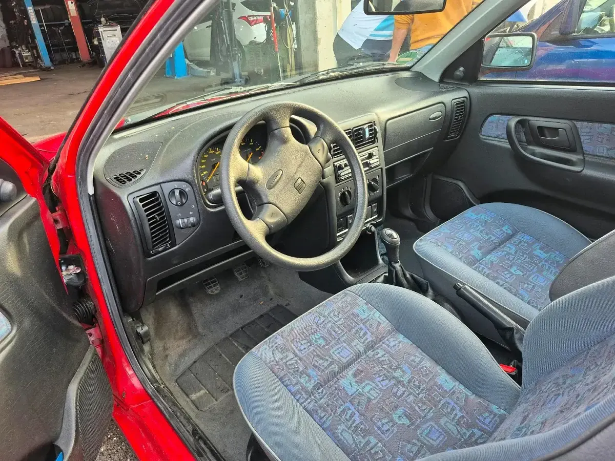 Second-hand Seat Ibiza 65 CP (47 kW) 1999 Roșu Hatchback