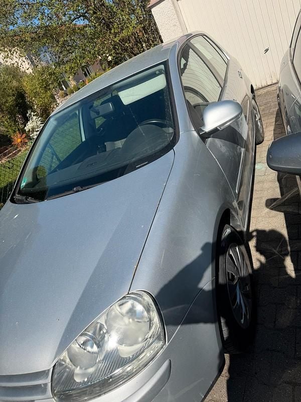 Second-hand VW Golf V 80 CP (58 kW) 2007 Argintiu Hatchback