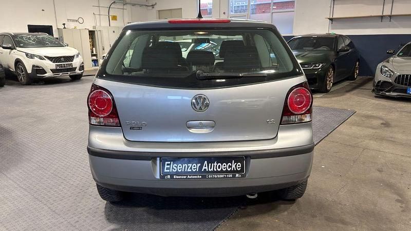 Gebraucht VW Polo Trendline 64 PS (47 kW) 2006 Silber Kleinwagen