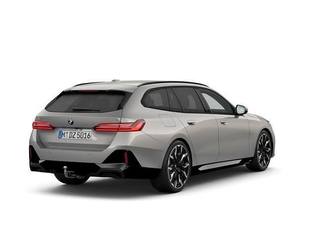 Neu BMW 540 303 PS (222 kW) 2026 Grau Kombi