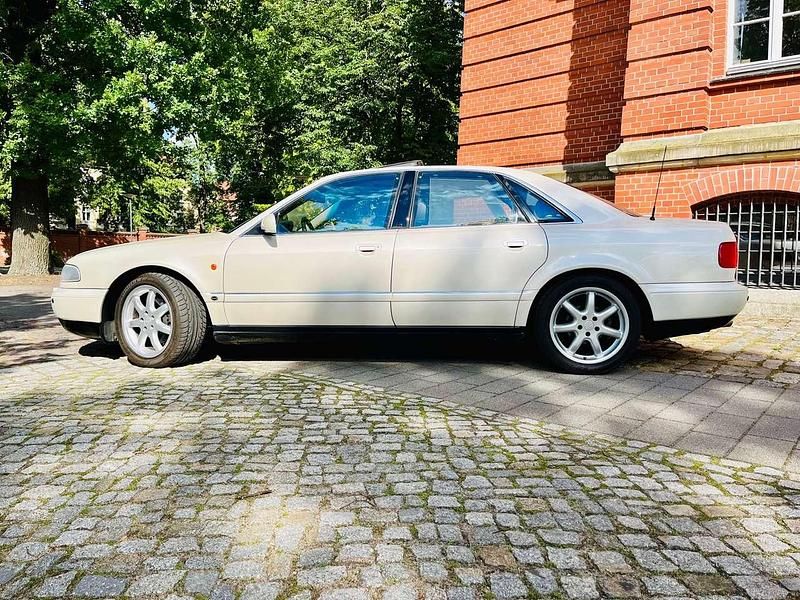 Gebraucht Audi A8 299 PS (219 kW) 1996 Perlmutt Limousine