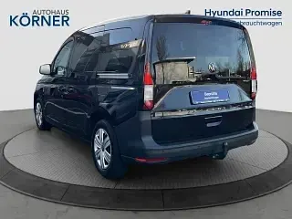 Używany VW Caddy Basis 122 KM (89 kW) 2021 Czarny Minivan