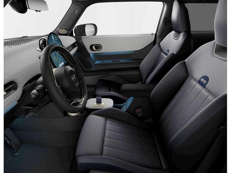 Gebraucht Mini Cooper Favoured 156 PS (114 kW) 2024 Silber Kleinwagen