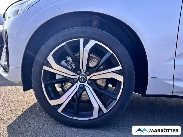 Gebraucht Volvo XC60 Plus 197 PS (144 kW) 2023 Weiss SUV