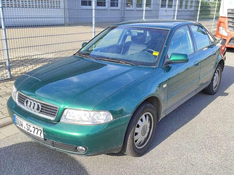 Usata Audi A4 125 CV (91 kW) 2000 Verde Berlina