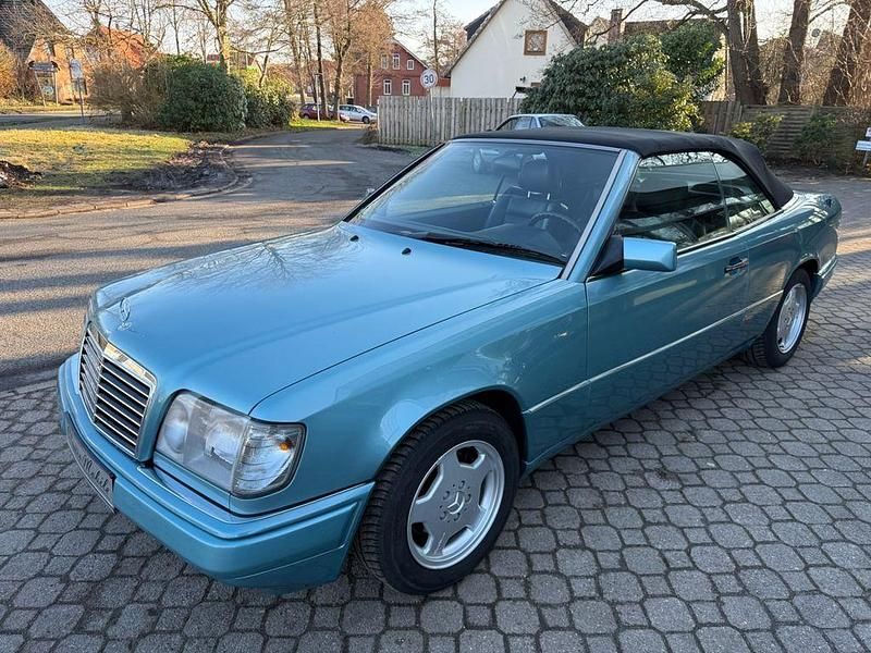 Gebraucht Mercedes E220 Sportline 150 PS (110 kW) 1994 Blau Cabrio