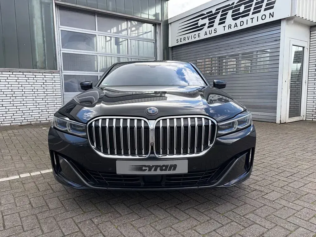 Gebraucht BMW 750 Shadowline 530 PS (389 kW) 2021 Schwarz Limousine