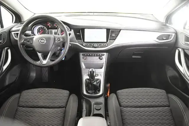 Gebraucht Opel Astra Edition 105 PS (77 kW) 2017 Weiß Kombi
