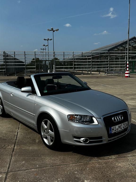 Silber Gebraucht 2007 Audi A4 Cabriolet Sport Cabrio | 8.888 € (Etwas zu teuer) - Bild 1/4
