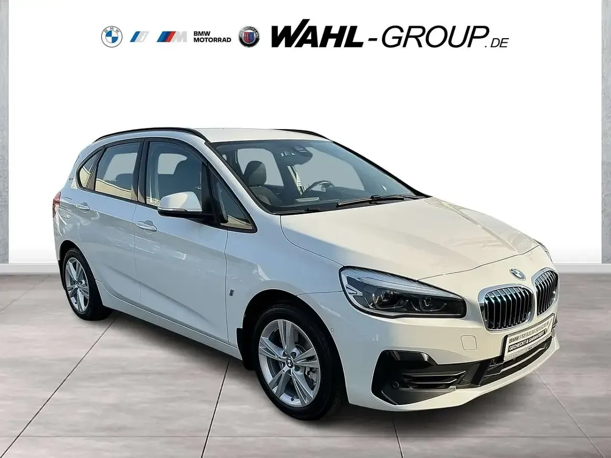 Gebraucht BMW 225 Active Tourer Advantage 224 PS (164 kW) 2019 Weiß Van / Kleinbus