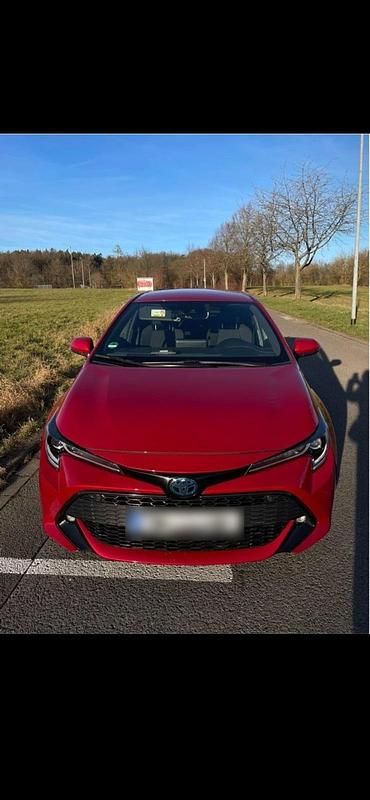 Gebraucht Toyota Corolla Team 98 PS (72 kW) 2021 Rot Limousine