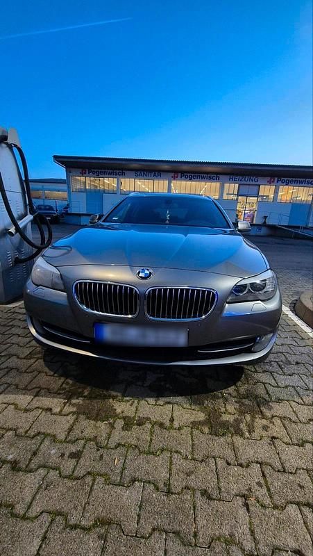 Gebraucht BMW 520 184 PS (135 kW) 2011 Grau Kombi