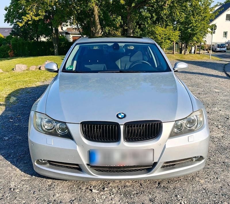 Gebraucht BMW 325 218 PS (160 kW) 2005 Silber Limousine
