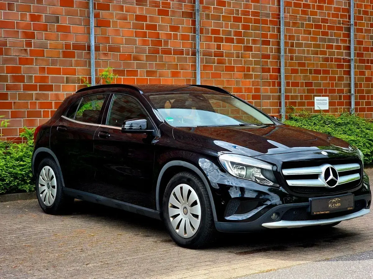 Gebraucht Mercedes GLA200 156 PS (114 kW) 2016 Schwarz SUV