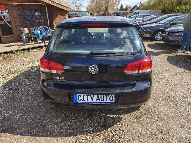 Gebraucht VW Golf VI Trendline 80 PS (58 kW) 2009 Deep black perleffekt Kleinwagen