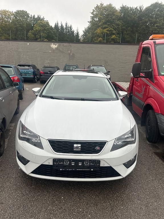 Weiß Gebraucht 2014 Seat Leon ST FR Kombi | 5.990 € (Superpreis) - Bild 1/4