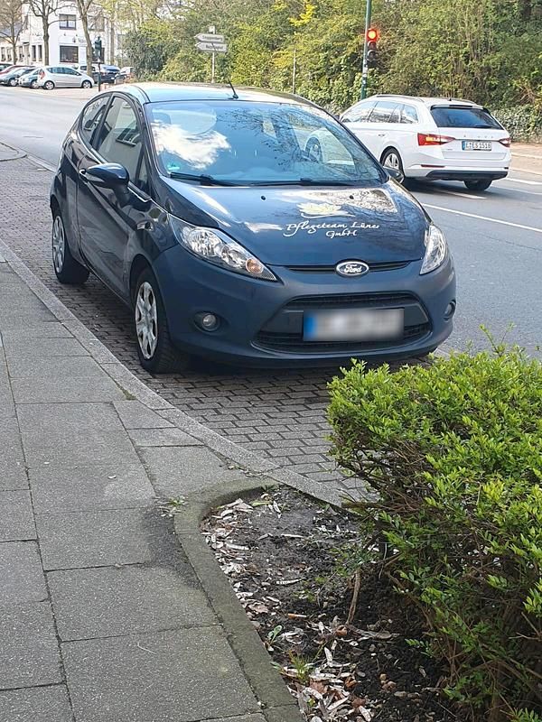 Gebraucht Ford Fiesta 80 PS (58 kW) 2011 Schwarz Kleinwagen