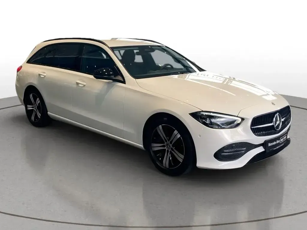 Gebraucht Mercedes C200 Avantgarde 204 PS (150 kW) 2023 Weiß Kombi