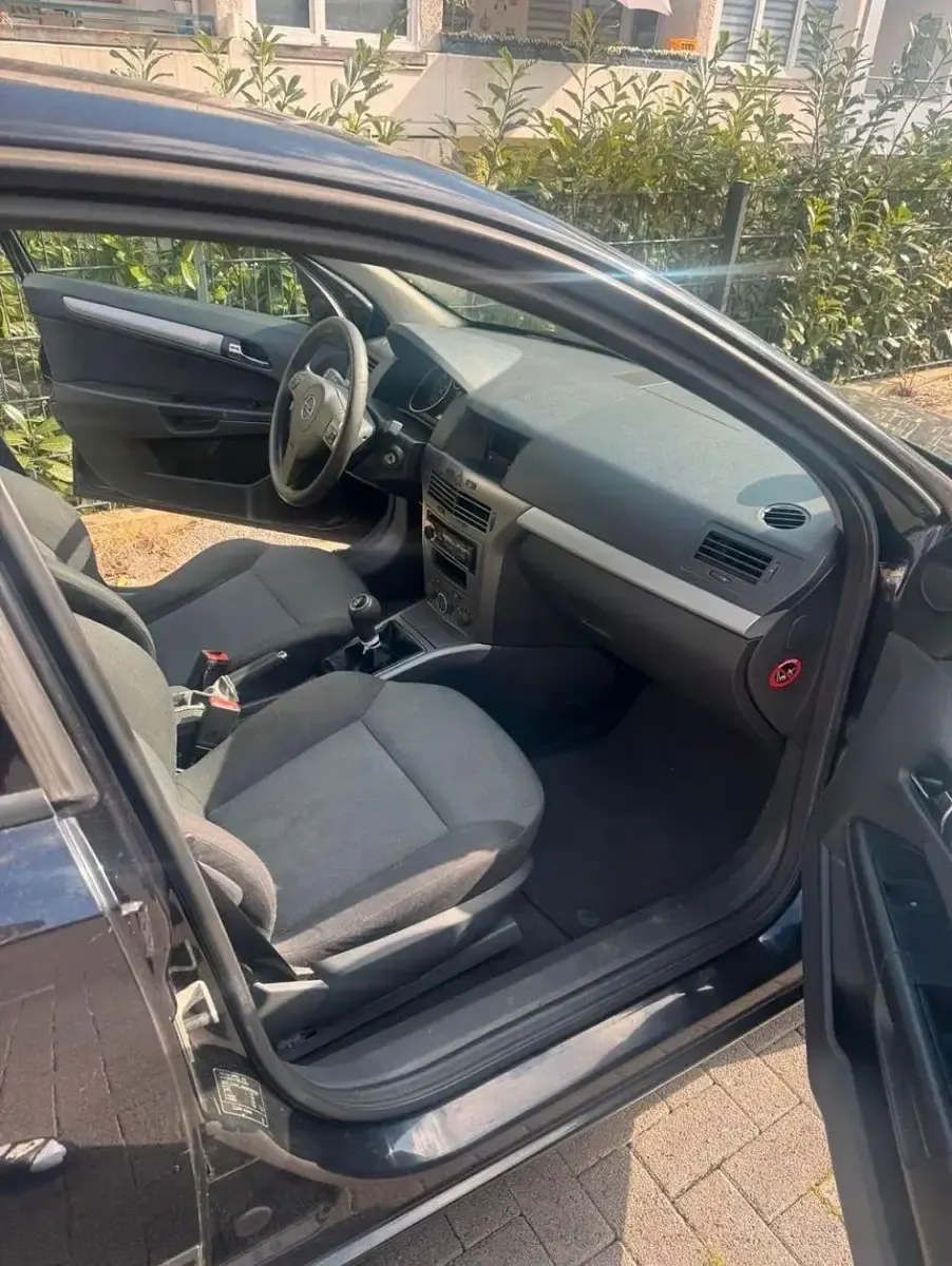 Occasion Opel Astra 90 ch (66 kW) 2006 Noir Citadine