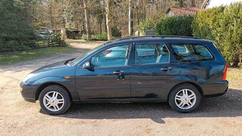 Gebraucht Ford Focus 100 PS (73 kW) 2001 Blau Kombi