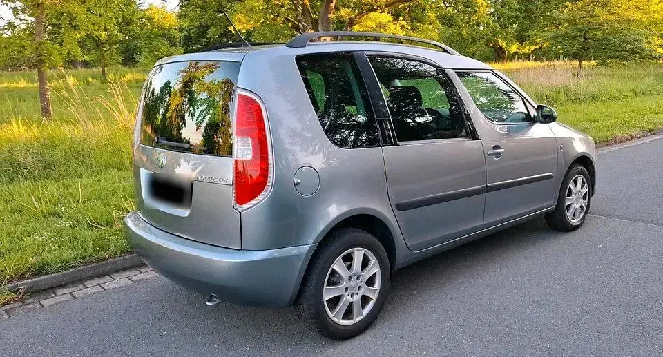 Gebraucht Skoda Roomster 90 PS (66 kW) 2012 Silber Van / Kleinbus