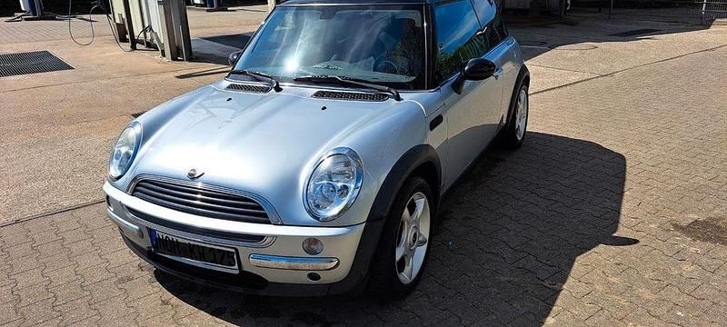 Second-hand Mini ONE 90 CP (66 kW) 2002 Argintiu Hatchback