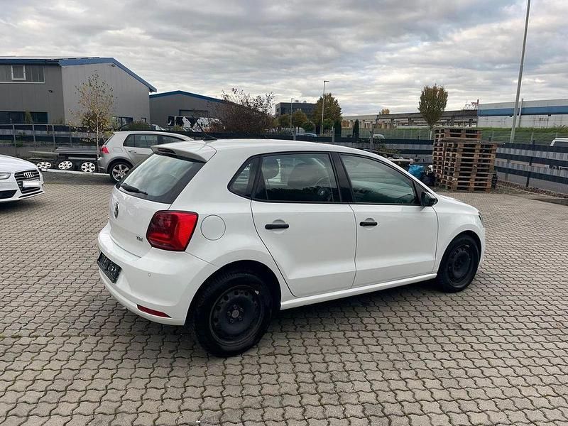 Gebraucht VW Polo 75 PS (55 kW) 2015 Weiß Limousine