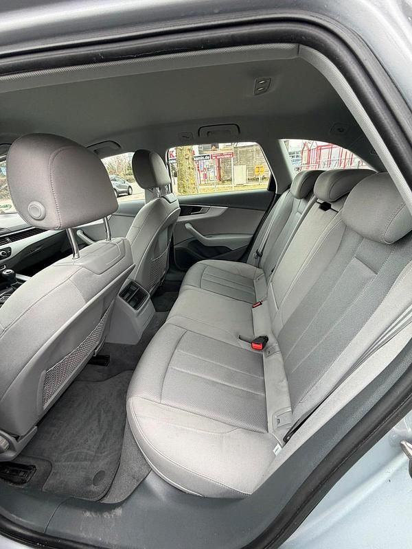 Gebraucht Audi A4 150 PS (110 kW) 2016 Silber Kombi