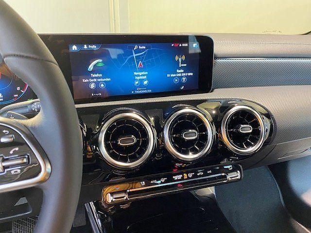 Gebraucht Mercedes CLA200 Shooting Brake 150 PS (110 kW) 2023 Kombi