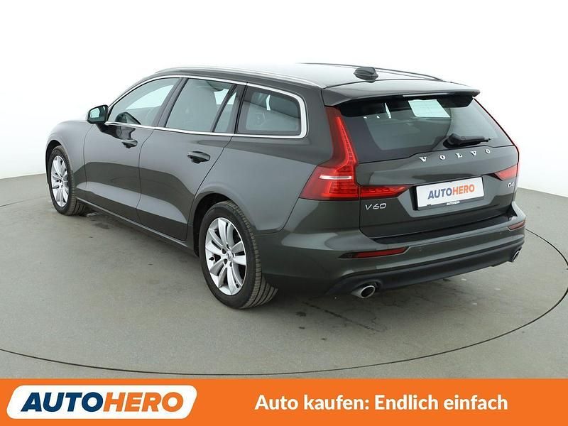 Gebraucht Volvo V60 Momentum 190 PS (139 kW) 2020 Grau Kombi