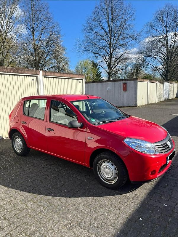 Gebraucht Dacia Sandero Basis 75 PS (55 kW) 2009 Rot Kleinwagen