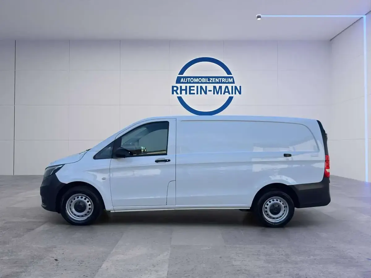 Gebraucht Mercedes Vito 163 PS (119 kW) 2024 Arktikweiss Van
