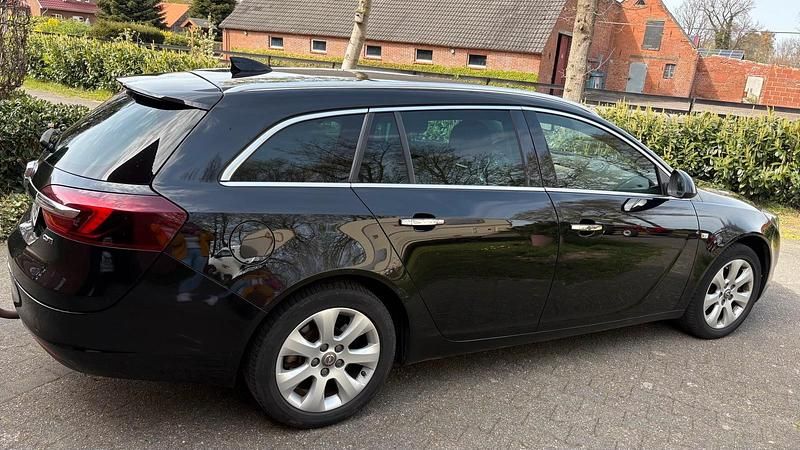 Usado Opel Insignia 169 HP (124 kW) 2016 Preto Carrinha