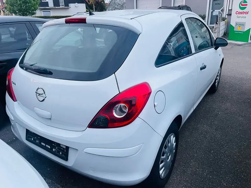 Gebraucht Opel Corsa Selection 69 PS (50 kW) 2014 Casablancaweiss/glacier/arctic Kleinwagen