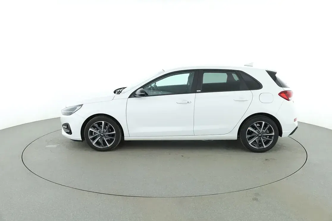 Gebraucht Hyundai i30 Edition 30+ 120 PS (88 kW) 2021 Weiß Limousine