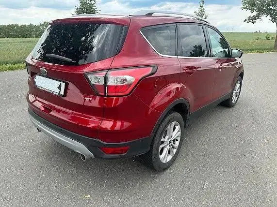 Gebraucht Ford Kuga Titanium 150 PS (110 kW) 2019 Rot SUV